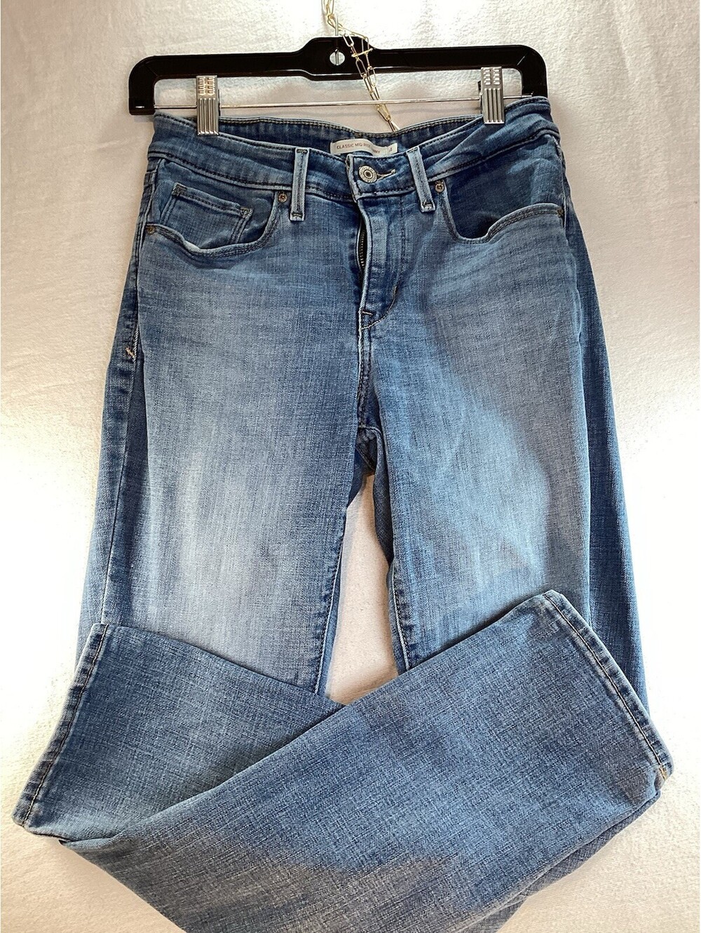 Levi Strauss & Co Classic Mid Rise Skinny Size 4M W27 L 30 Blue Jeans